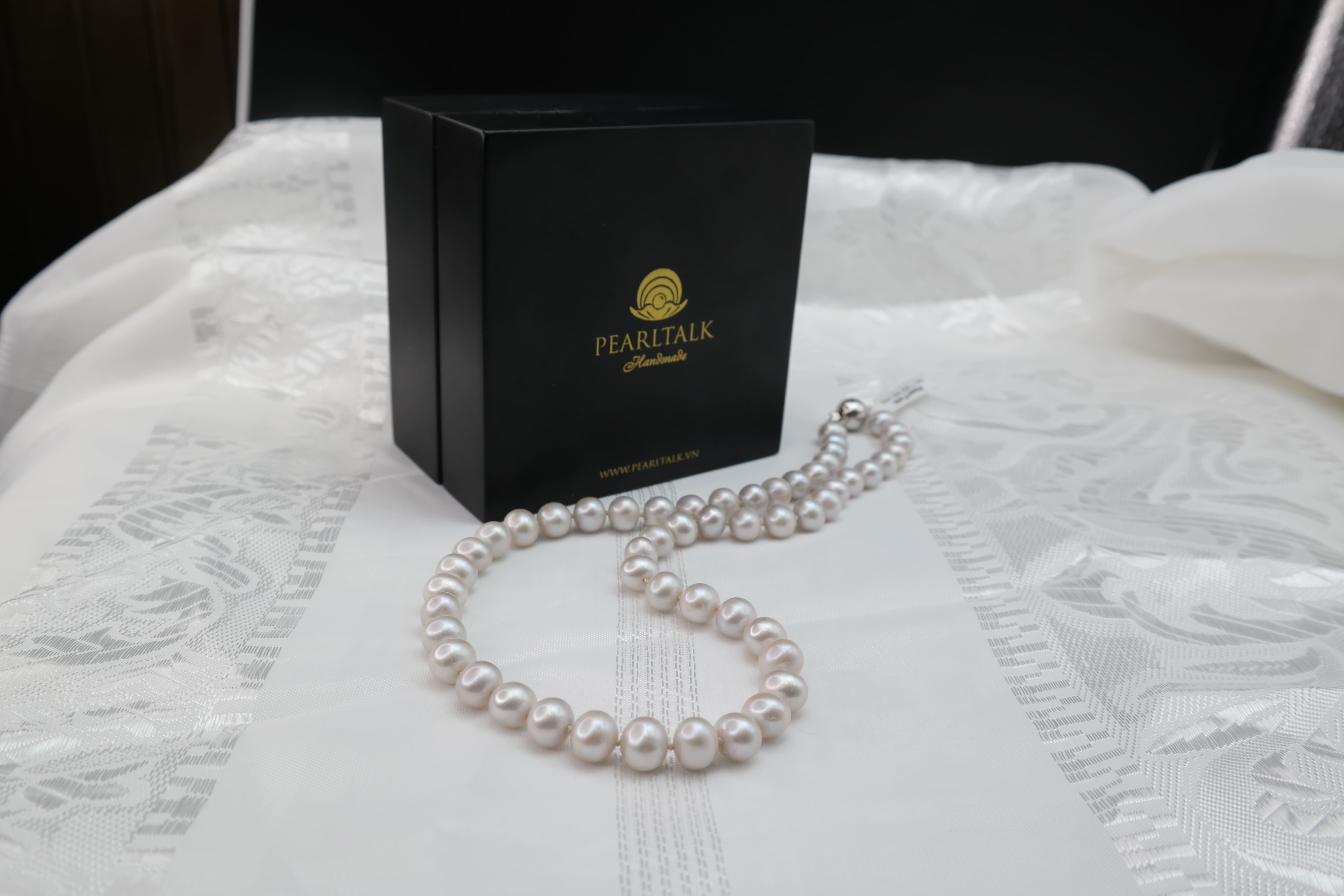 CHUỖI NGỌC TRAI LOVE XÁM